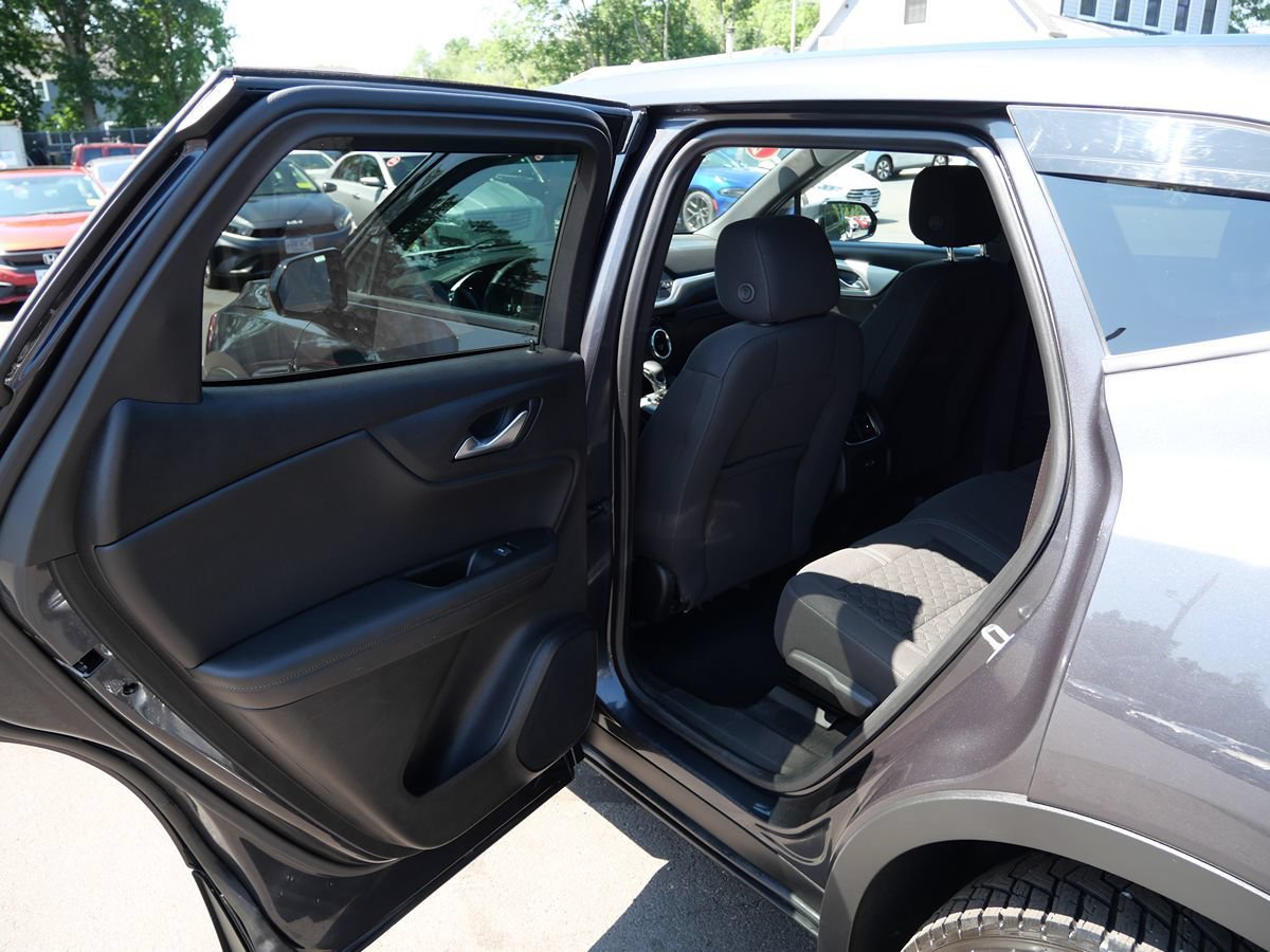 Used 2022 Chevrolet Blazer LT AWD/4WD image 28