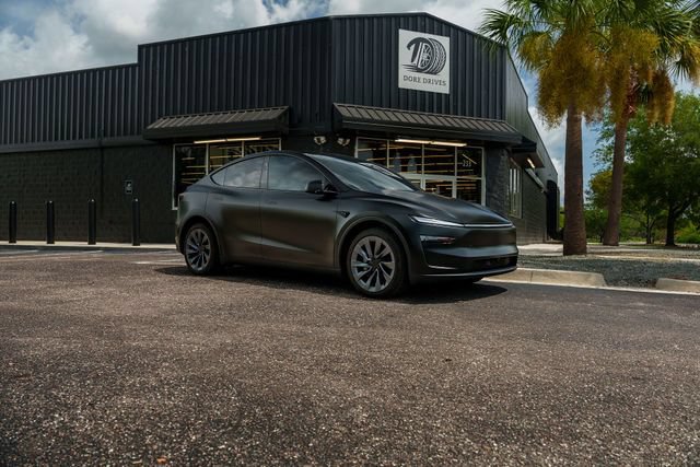 Used 2026 Tesla Model Y 2WD image 1