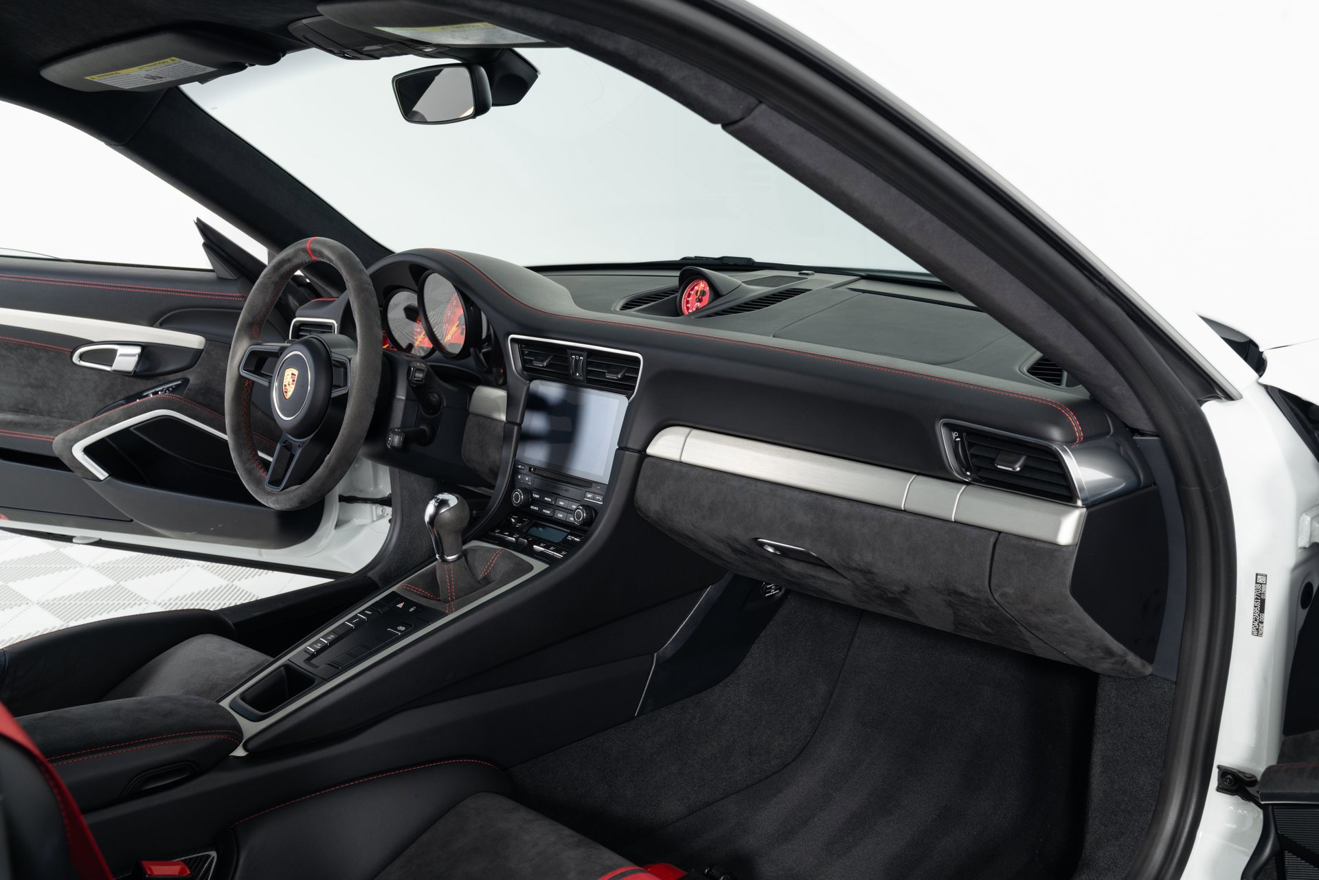Used 2018 Porsche 911 GT3 RWD image 16