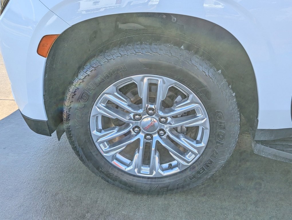 Used 2021 GMC Yukon XL SLT image 15