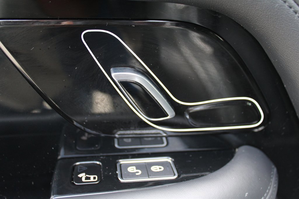 Used 2018 Land Rover Range Rover Supercharged image 27