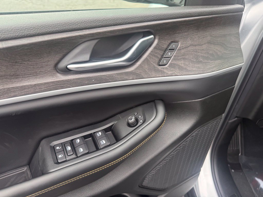 New 2026 Jeep Grand Cherokee L Limited AWD/4WD image 12