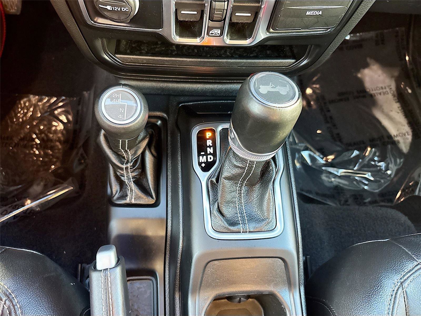Used 2022 Jeep Wrangler Unlimited Sahara w/ LED Lighting Group AWD/4WD image 18