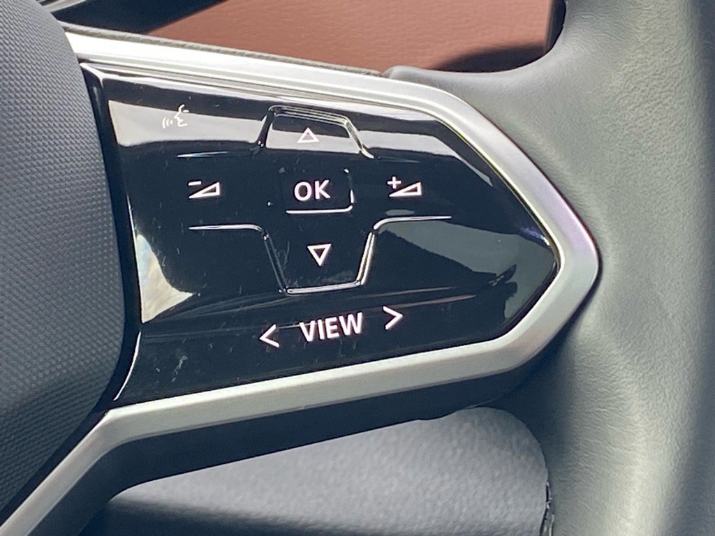 Certified 2022 Volkswagen ID.4 Pro S w/ Gradient Package image 7