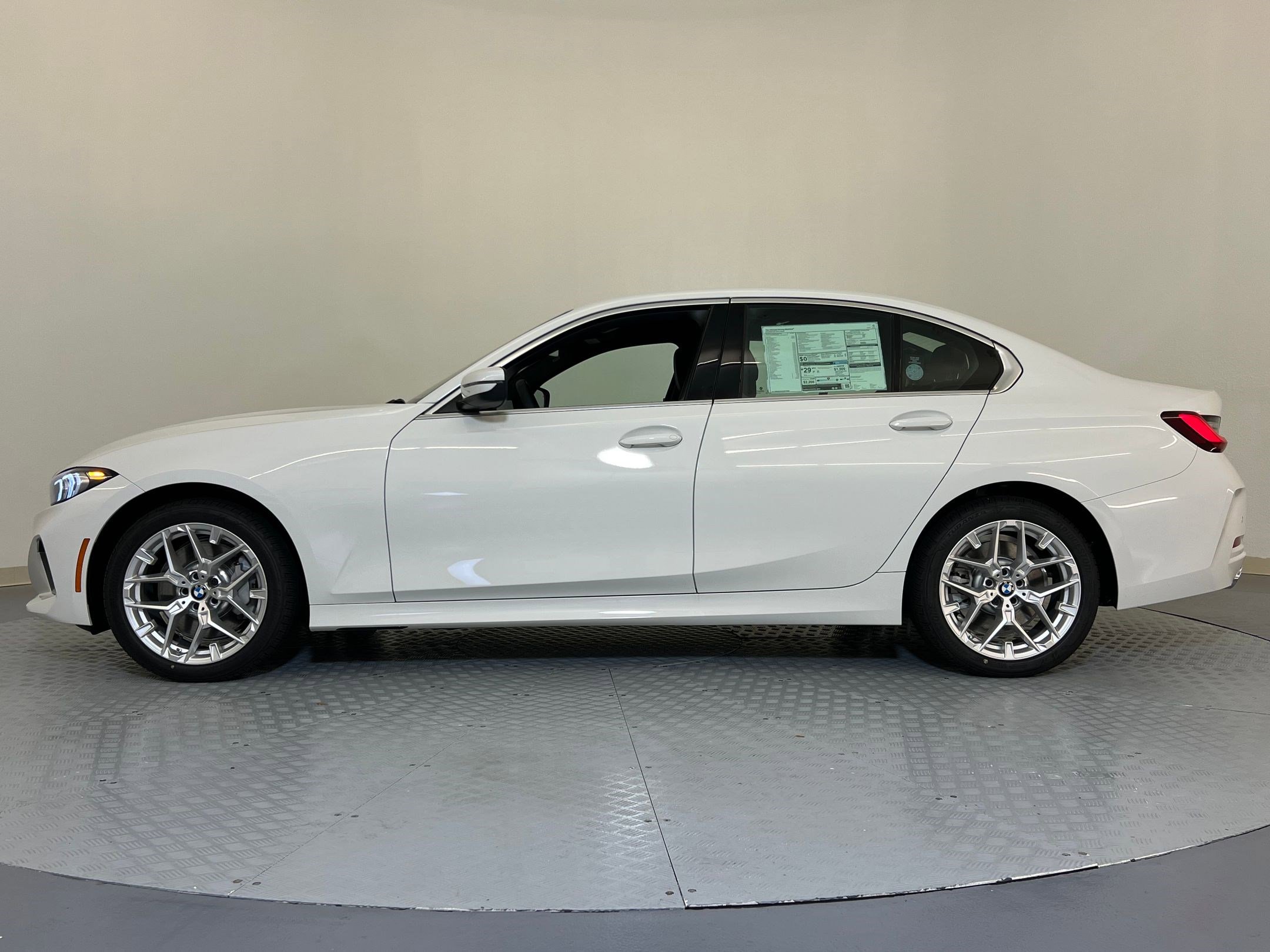 Used 2025 BMW 330i xDrive Sedan w/ Premium Package AWD/4WD image 2