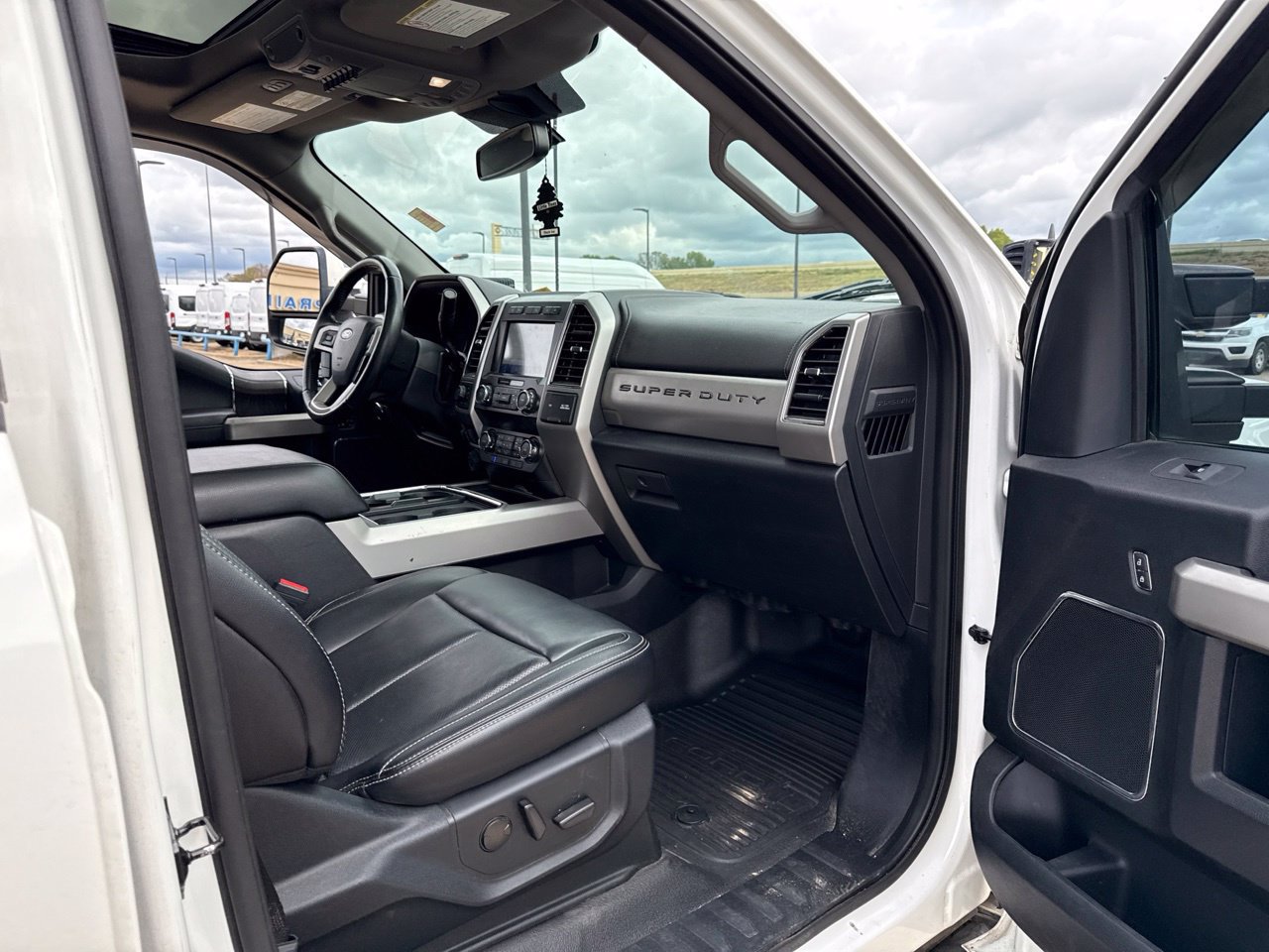 Used 2021 Ford F250 Lariat w/ Tremor Off-Road Package AWD/4WD image 14
