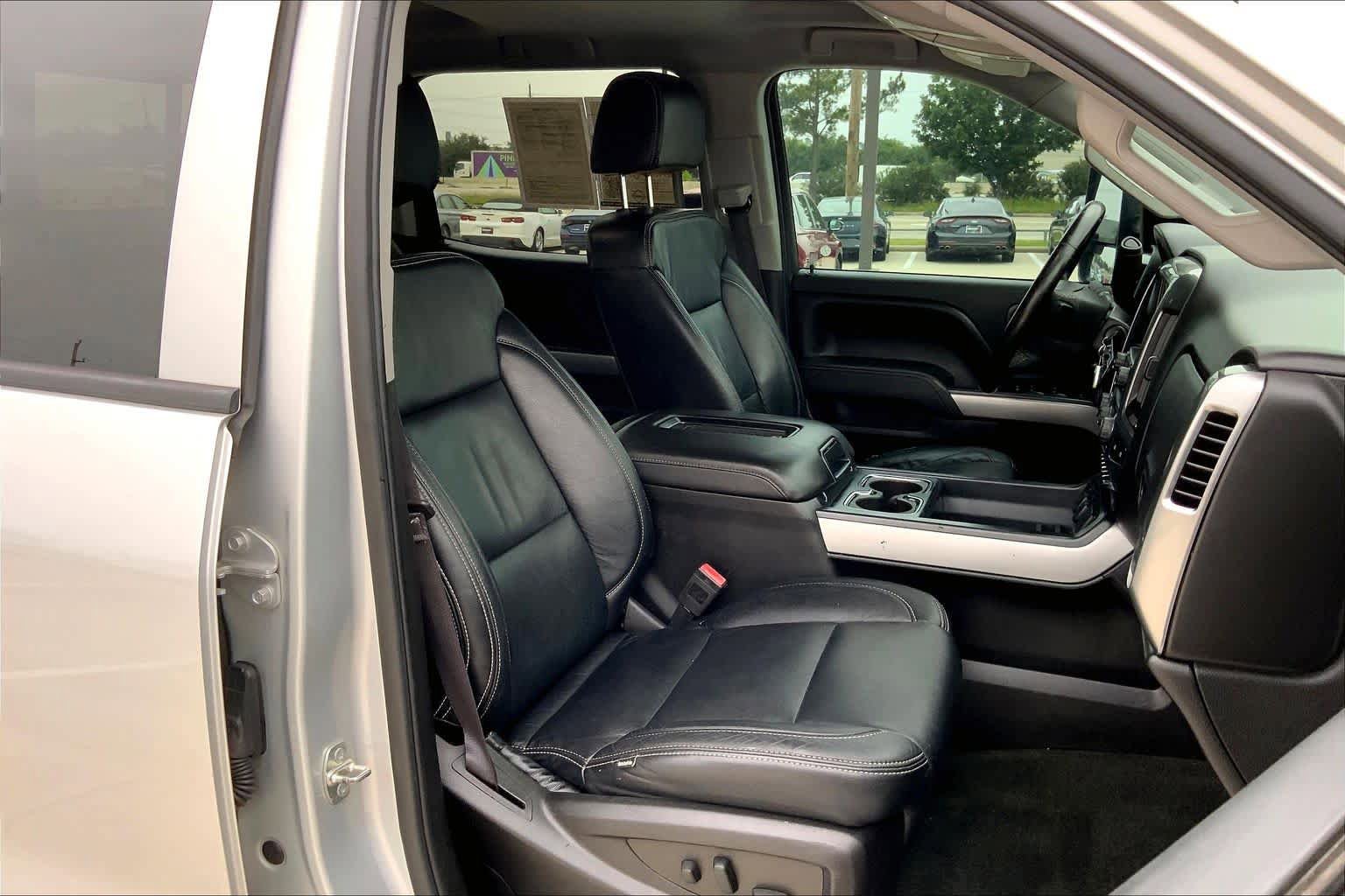 Used 2016 Chevrolet Silverado 3500 LT w/ LT Convenience Package AWD/4WD image 9