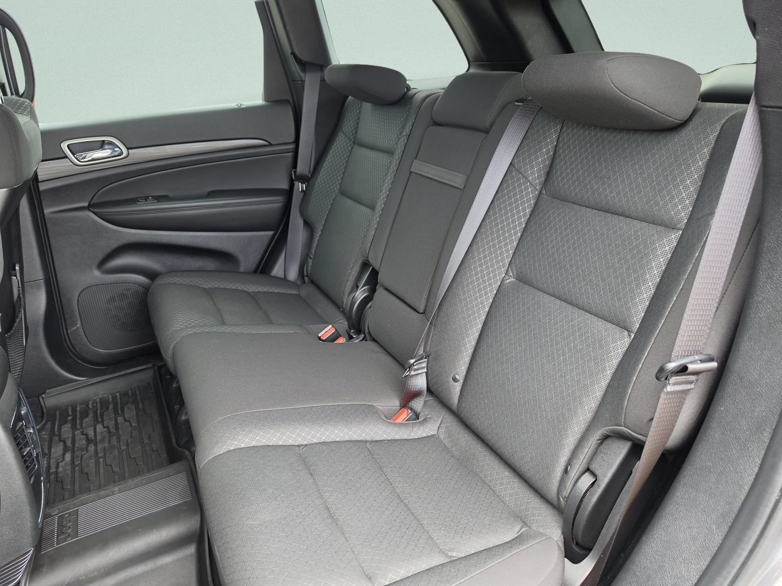 Used 2021 Jeep Grand Cherokee Laredo RWD image 19