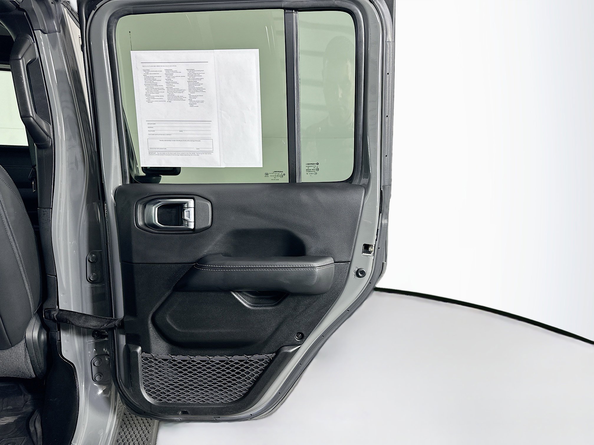 Used 2022 Jeep Wrangler Sahara w/ Cold Weather Group image 29