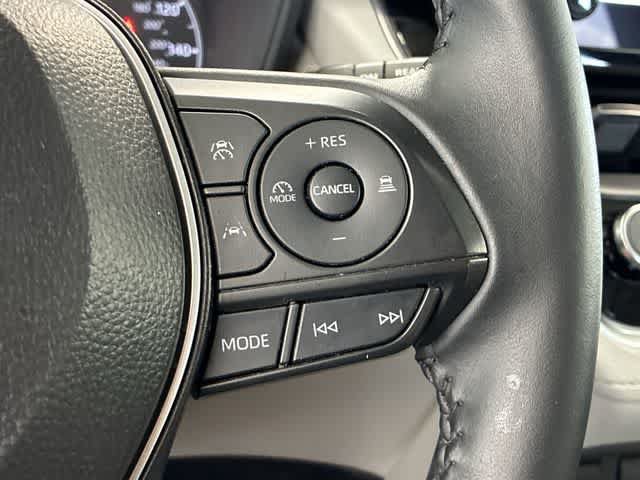 Used 2024 Toyota Corolla Cross LE FWD image 25