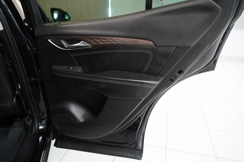 Used 2023 Buick Envision Avenir image 30