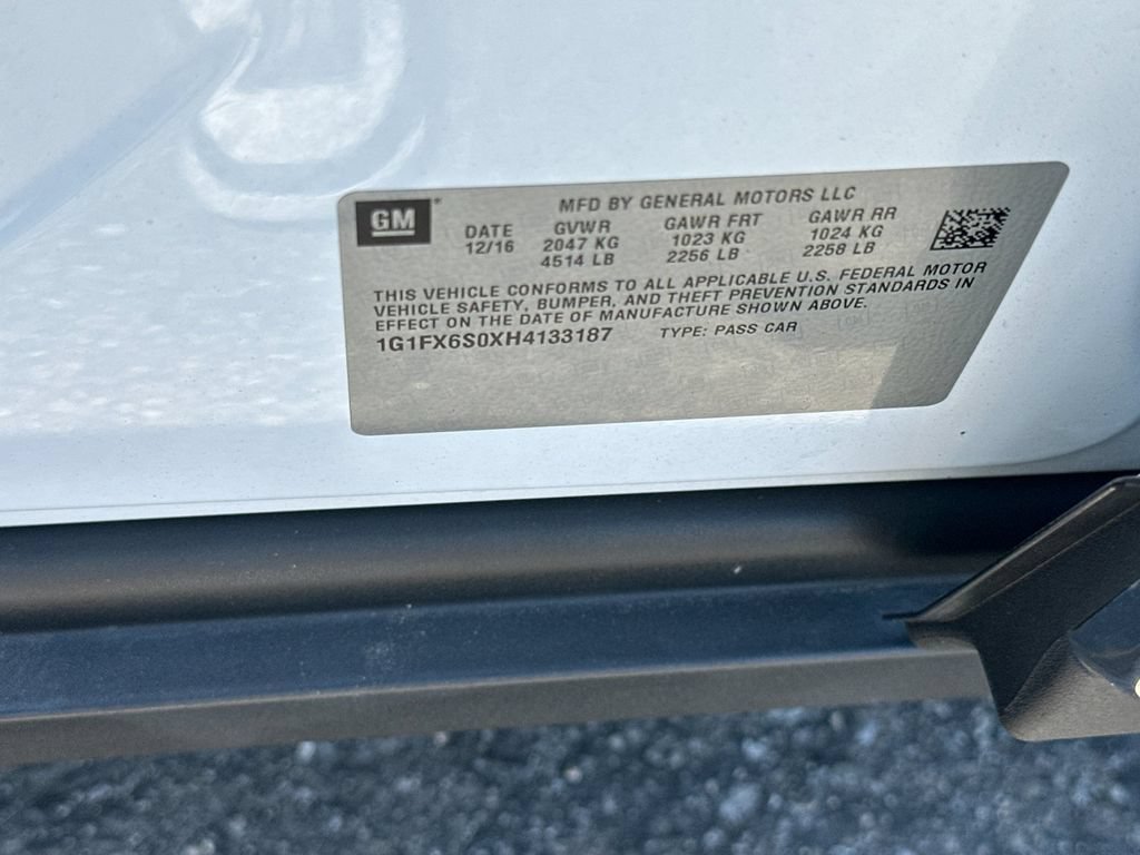 Used 2017 Chevrolet Bolt Premier w/ Driver Confidence II Package FWD image 27