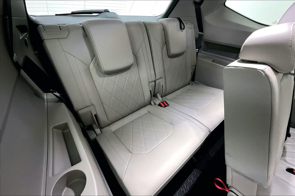 Used 2024 Volkswagen Atlas SEL Premium R-Line image 37