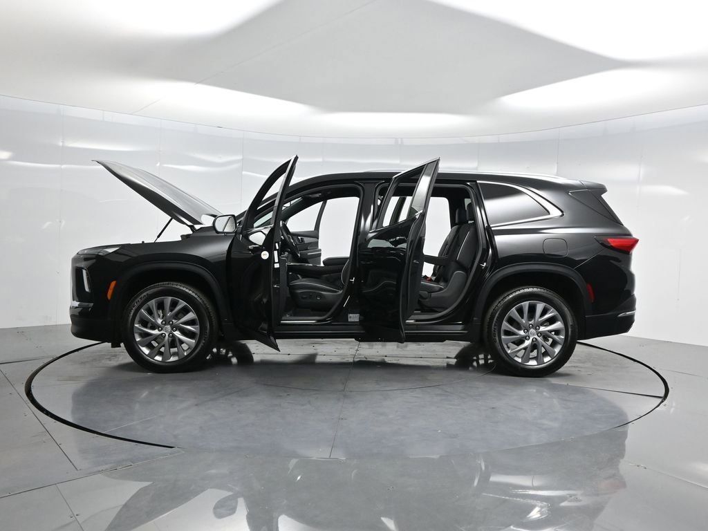 Used 2025 Buick Enclave Preferred image 59