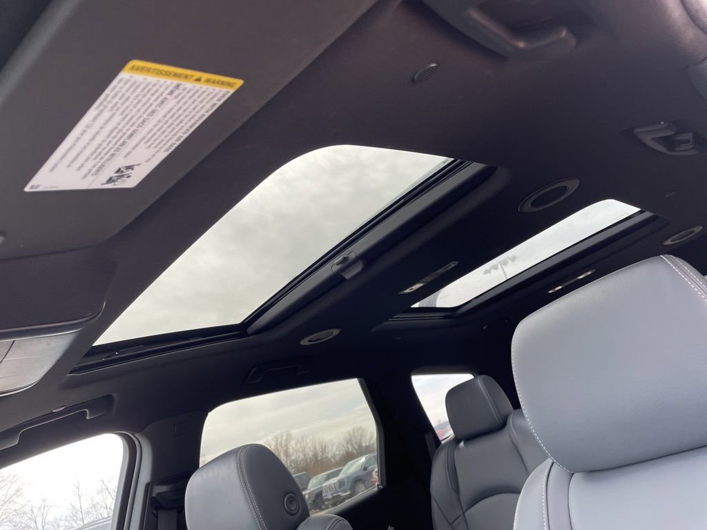 Used 2023 Buick Enclave Essence w/ Experience Buick Package image 10