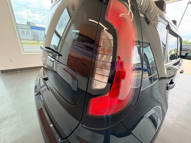 Used 2019 Kia Soul + FWD image 10