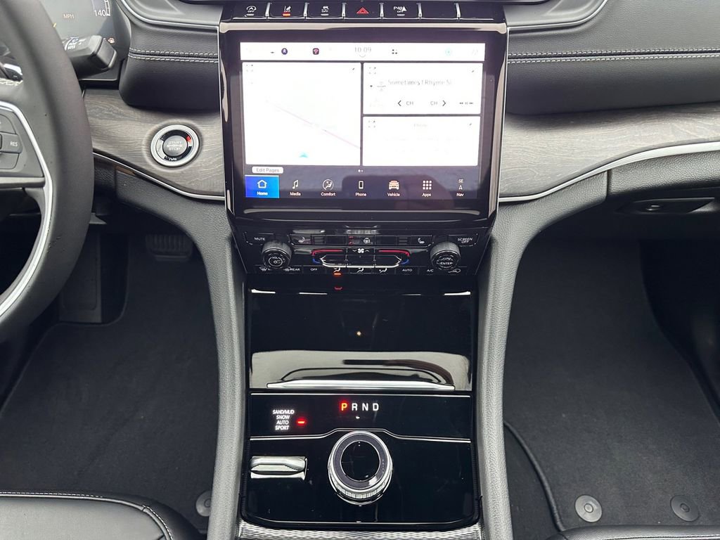 New 2025 Jeep Grand Cherokee Limited w/ Trailer Tow Package image 13