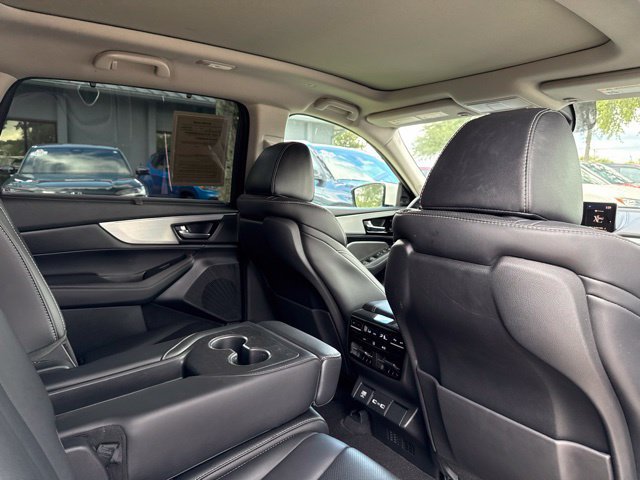 Used 2023 Acura MDX w/ Technology Package FWD image 18