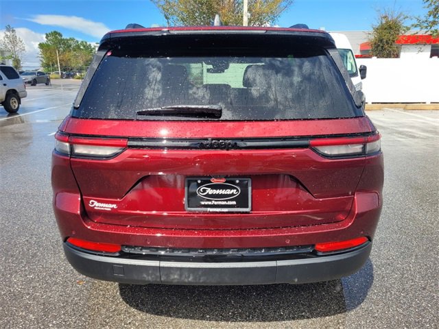 New 2025 Jeep Grand Cherokee Altitude image 11