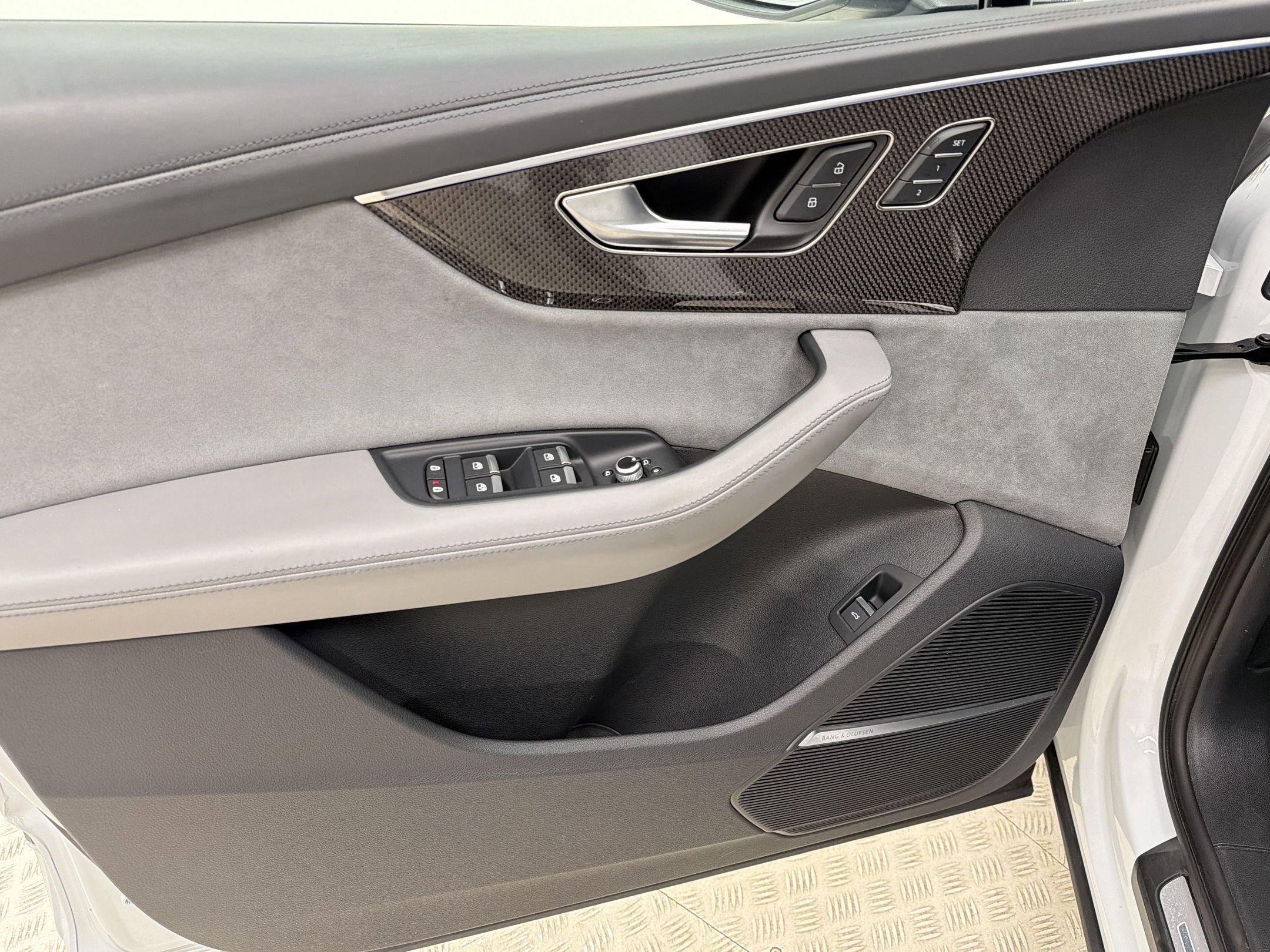 Used 2023 Audi SQ7 Prestige image 13