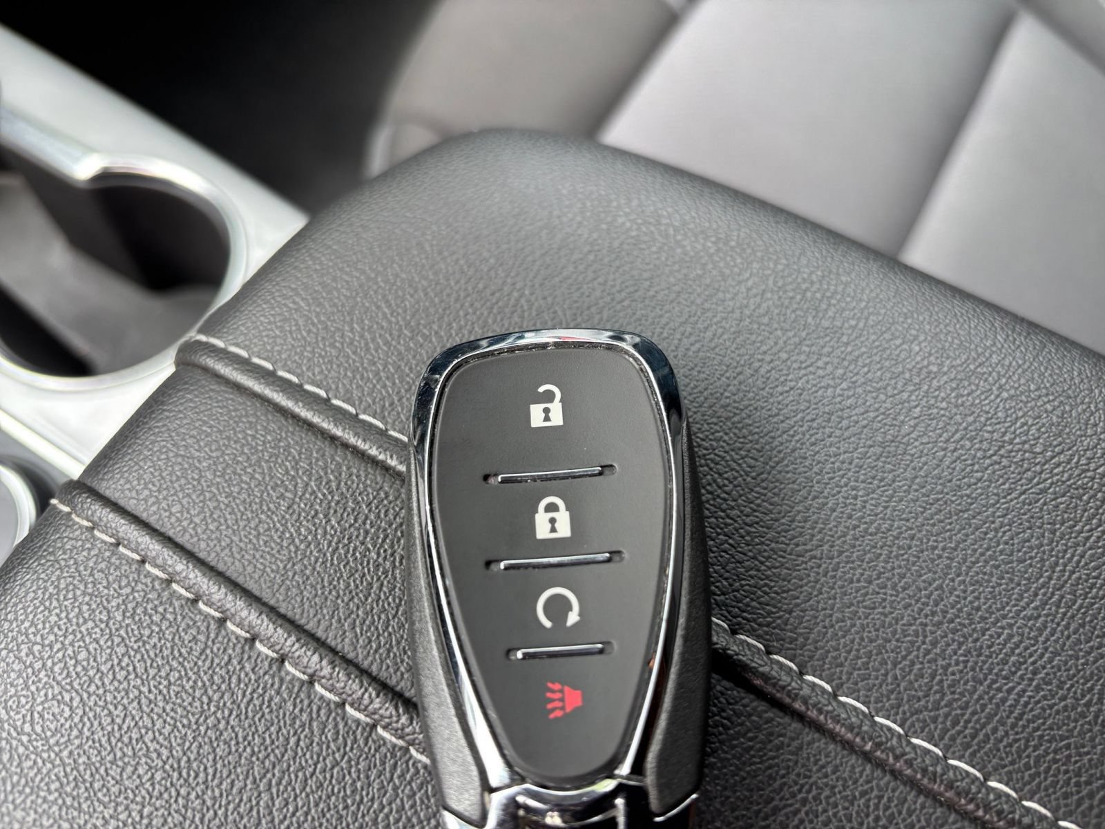 Used 2025 Chevrolet Blazer LT FWD image 18