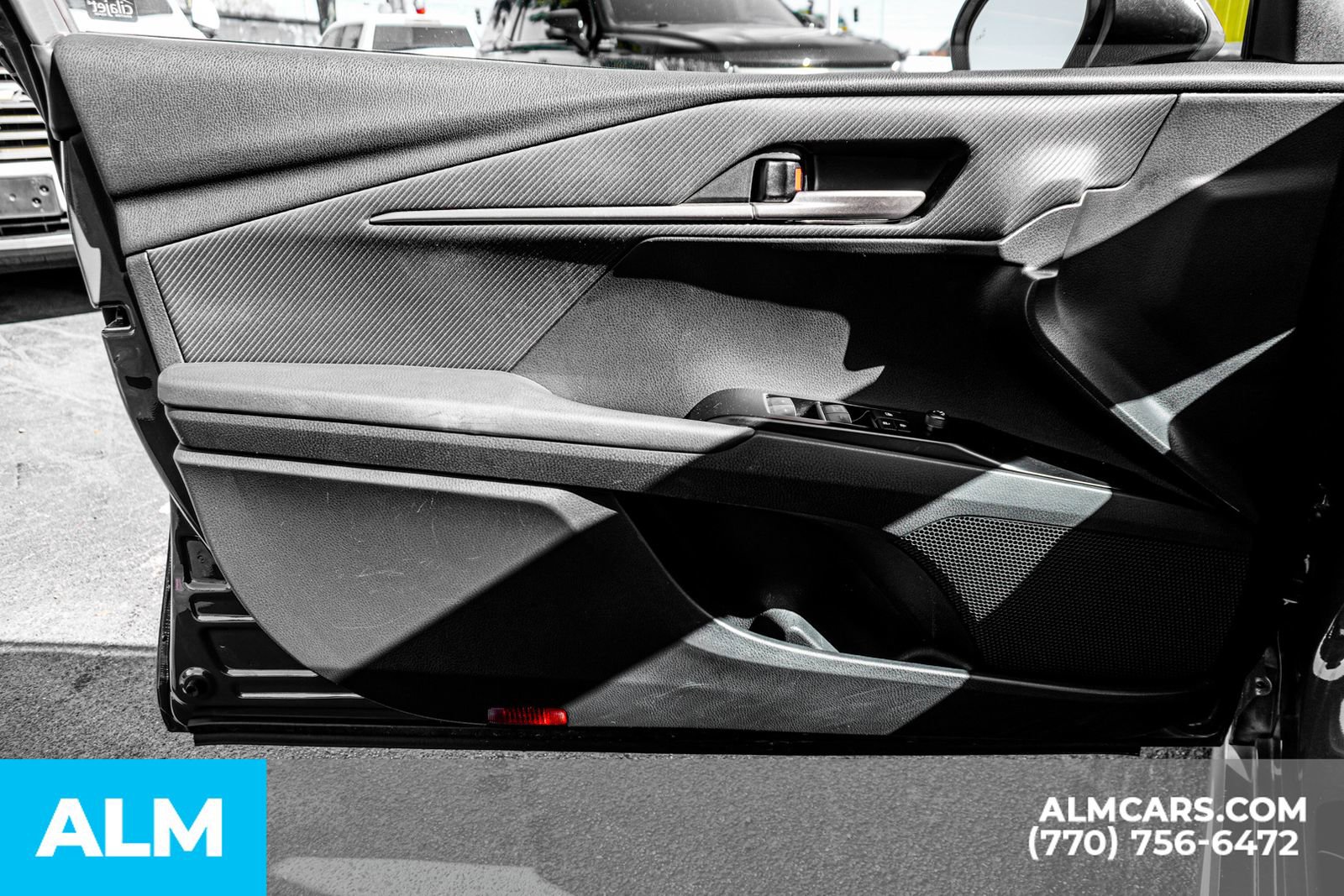 Used 2025 Toyota Camry SE image 51