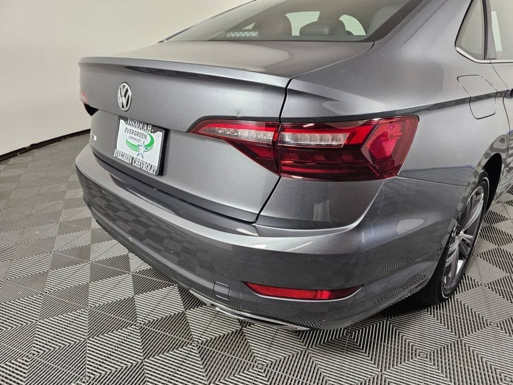Used 2021 Volkswagen Jetta R-Line FWD image 16