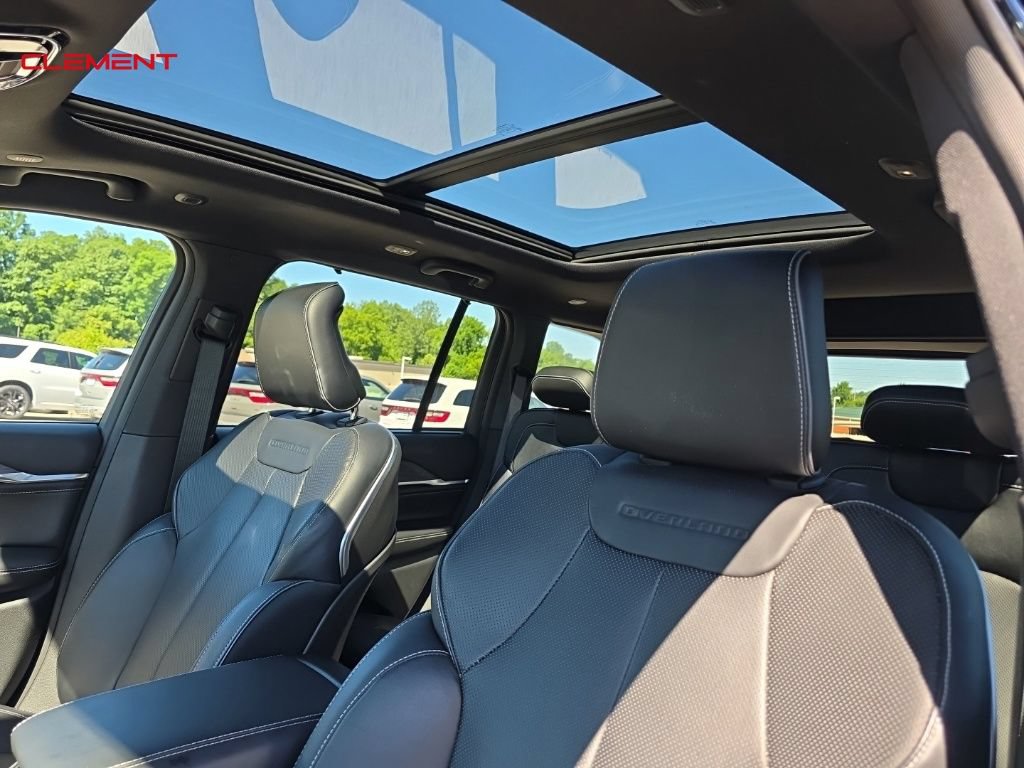 Used 2024 Jeep Grand Cherokee Overland w/ Luxury Tech Group IV AWD/4WD image 34