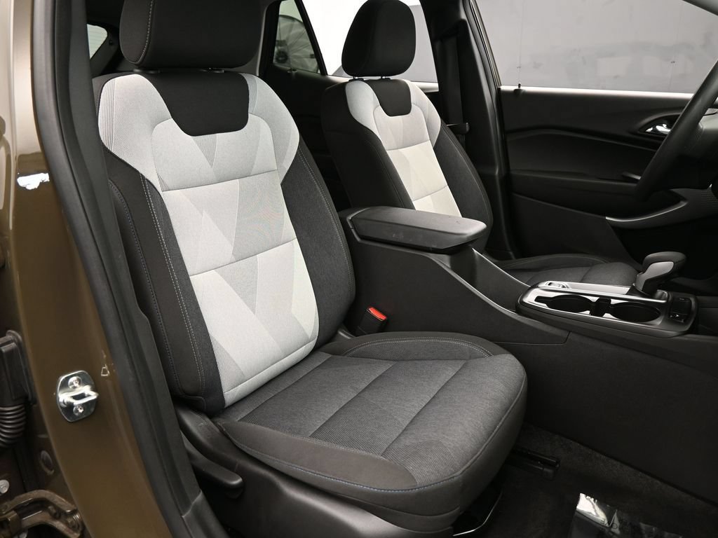 Used 2024 Chevrolet Trax LS w/ LS Convenience Package FWD image 37