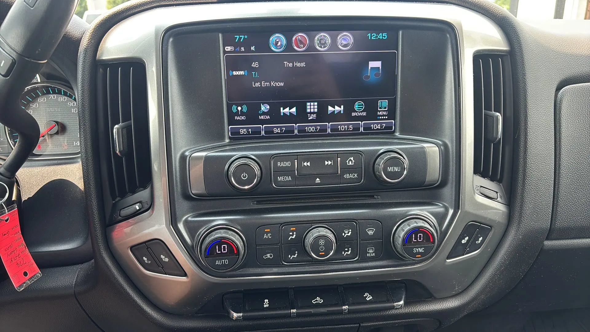 Used 2018 Chevrolet Silverado 1500 LT w/ All Star Edition AWD/4WD image 25