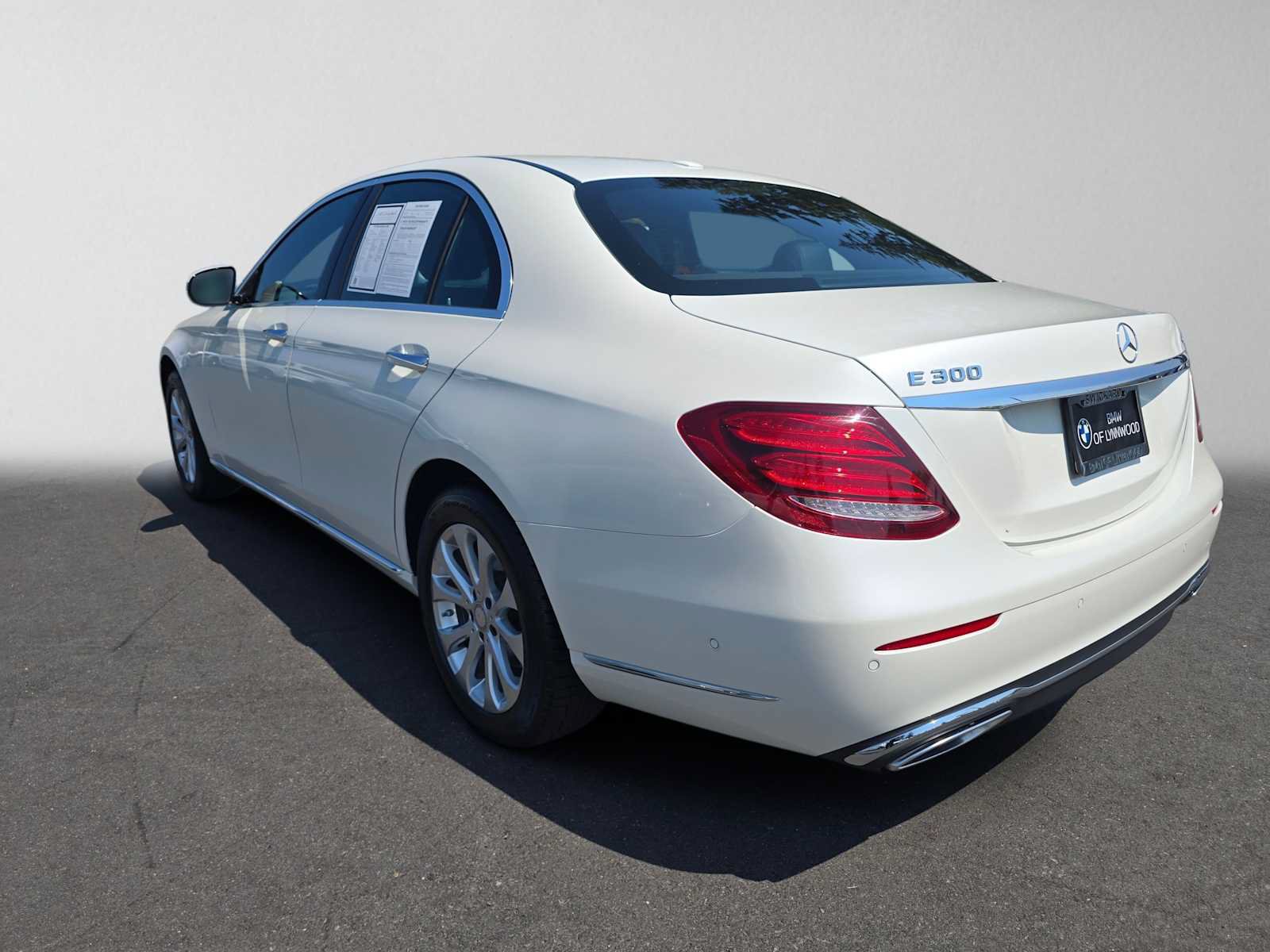 Used 2017 Mercedes-Benz E 300 4MATIC image 5