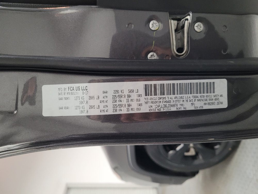 Used 2018 Jeep Cherokee Latitude w/ Altitude Package FWD image 33