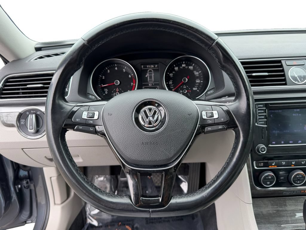 Used 2016 Volkswagen Passat 1.8T SE w/ Lighting Package FWD image 18
