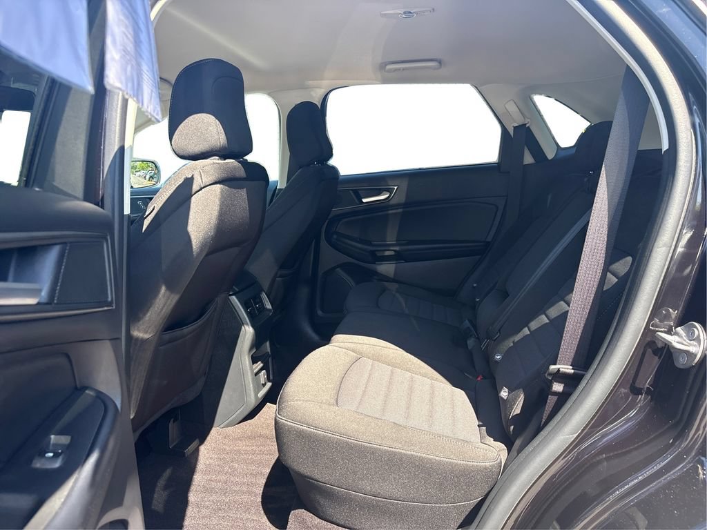 Used 2020 Ford Edge SE FWD image 11