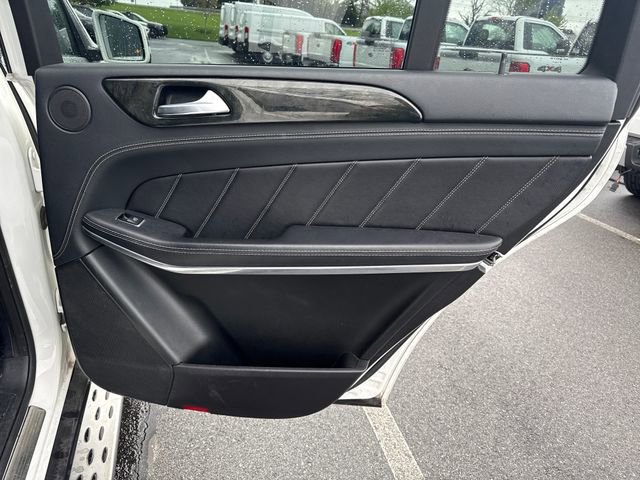 Used 2015 Mercedes-Benz GL 550 4MATIC image 17