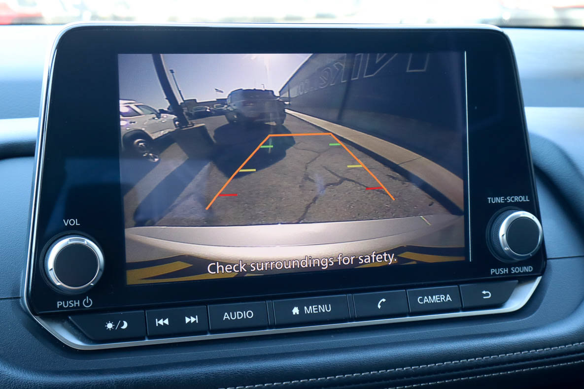 Used 2024 Nissan Rogue S FWD image 12