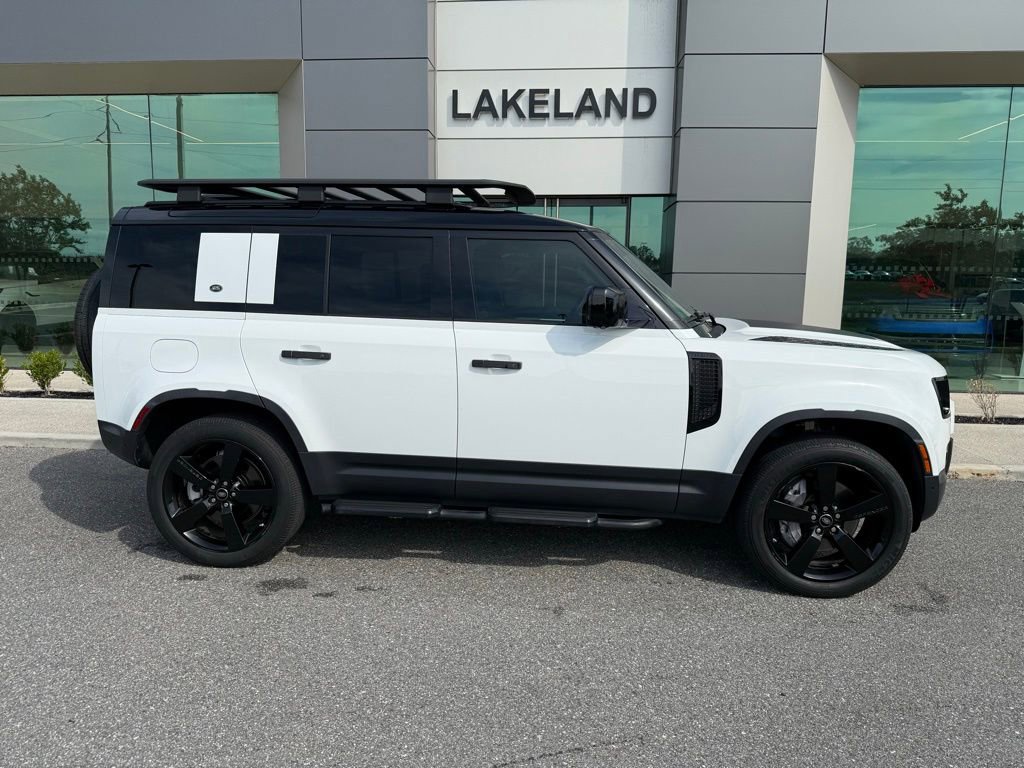 Used 2020 Land Rover Defender 110 HSE AWD/4WD image 4