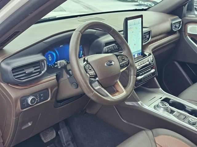 Used 2022 Ford Explorer King Ranch w/ Premium Technology Package image 16