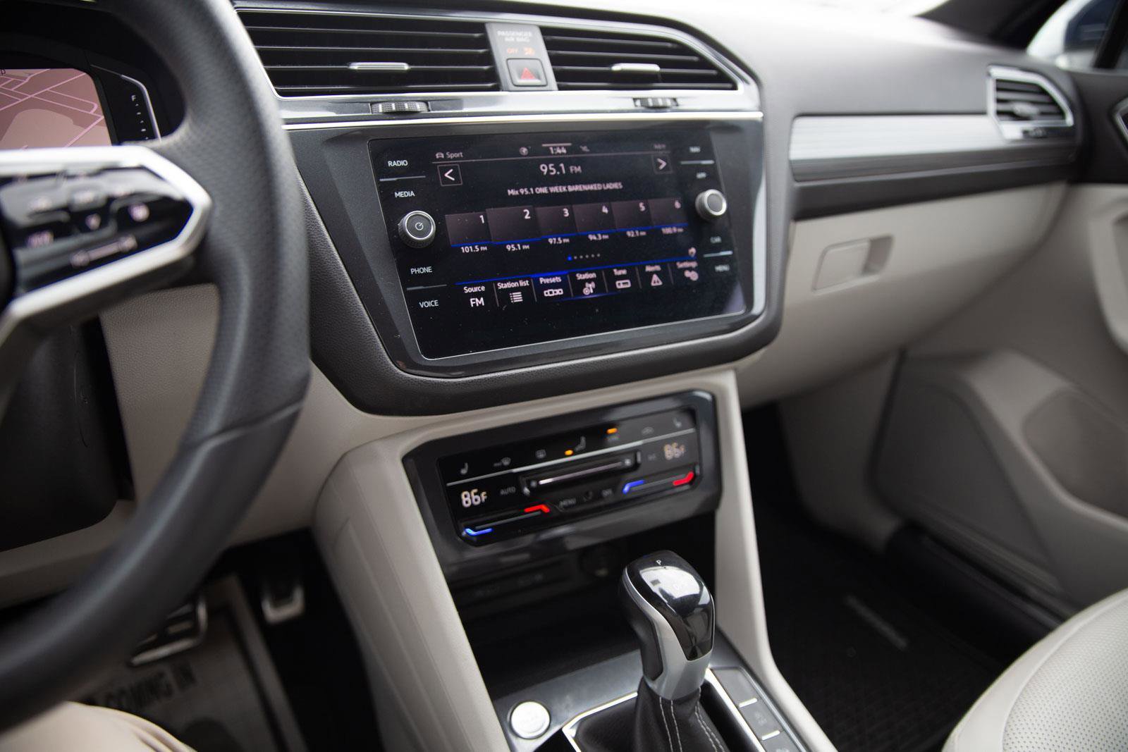 Used 2022 Volkswagen Tiguan SEL R-Line image 13