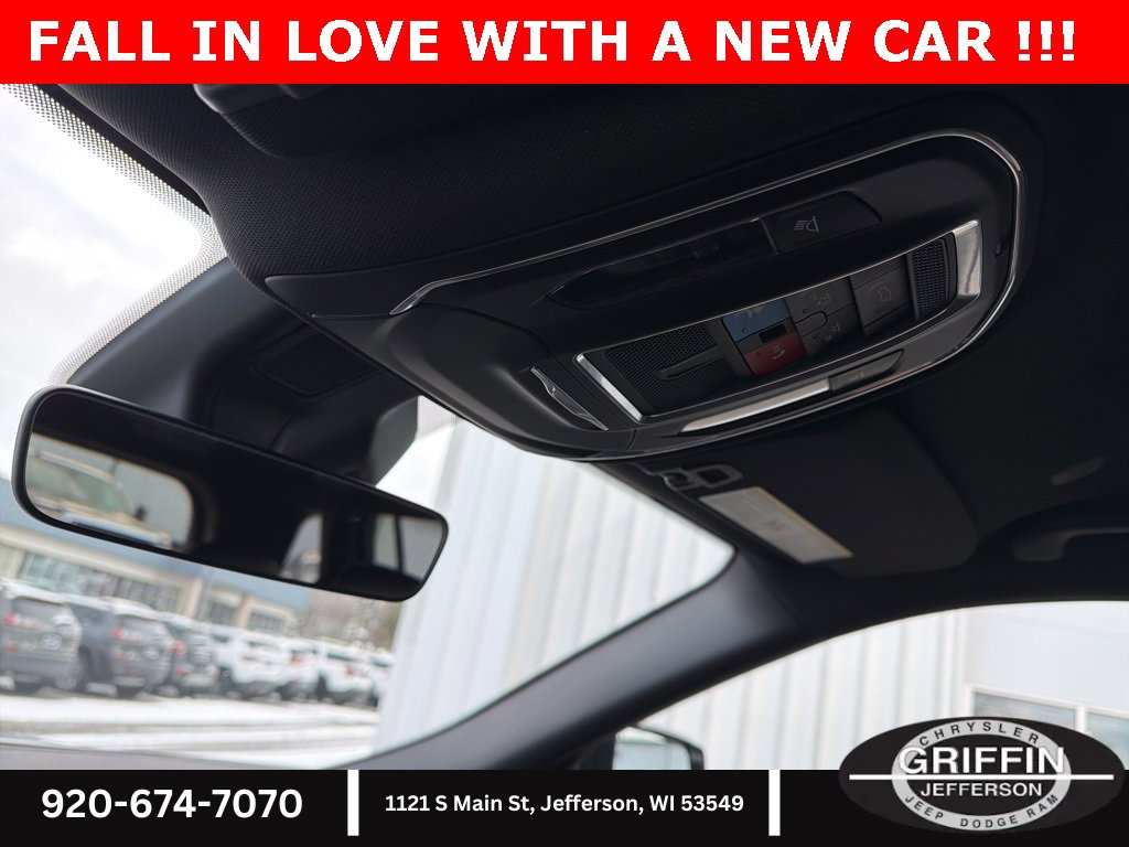 New 2025 Jeep Grand Cherokee Limited w/ Black Appearance Package image 27