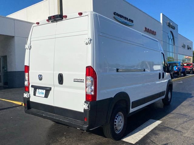 Used 2025 RAM ProMaster 2500 w/ Convenience Group image 9