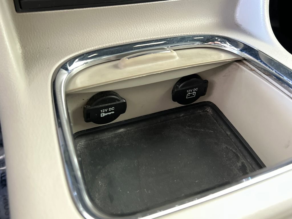 Used 2017 Dodge Grand Caravan SXT w/ Rear Park Assist Package FWD image 36
