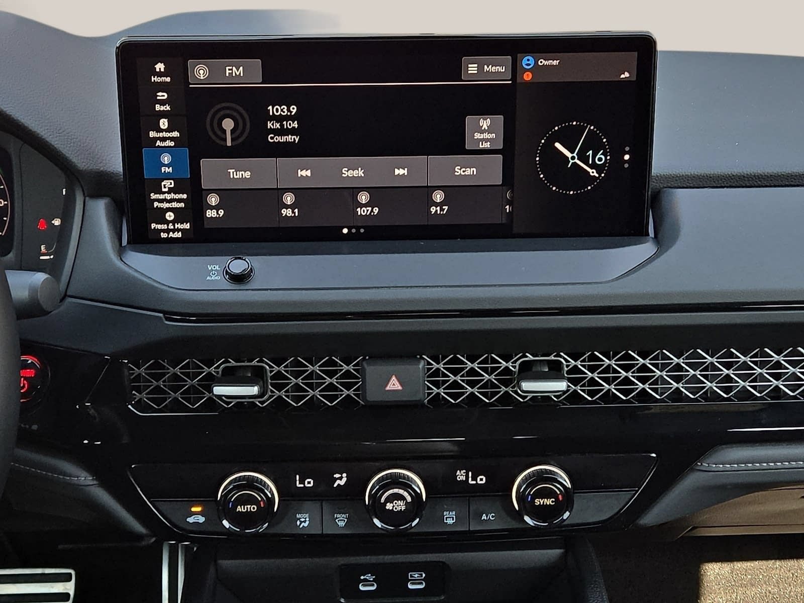 Used 2023 Honda Accord Sport image 12