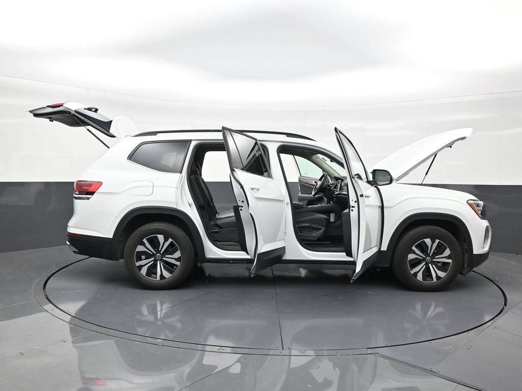 Used 2025 Volkswagen Atlas SE FWD image 29