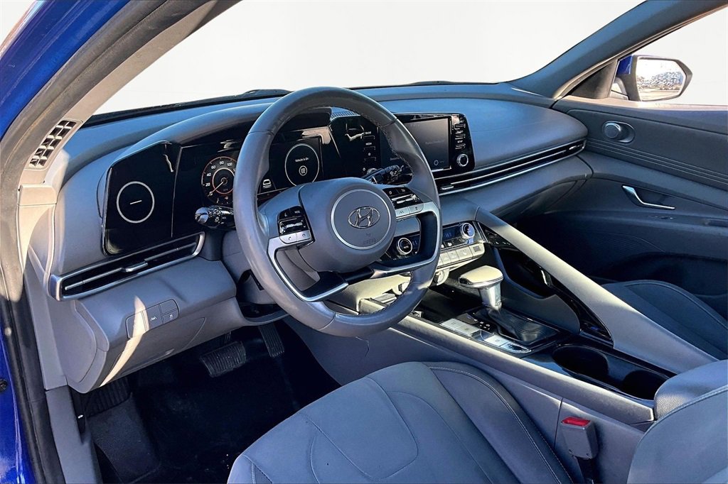 Used 2022 Hyundai Elantra SEL w/ Convenience + Premium Package image 14