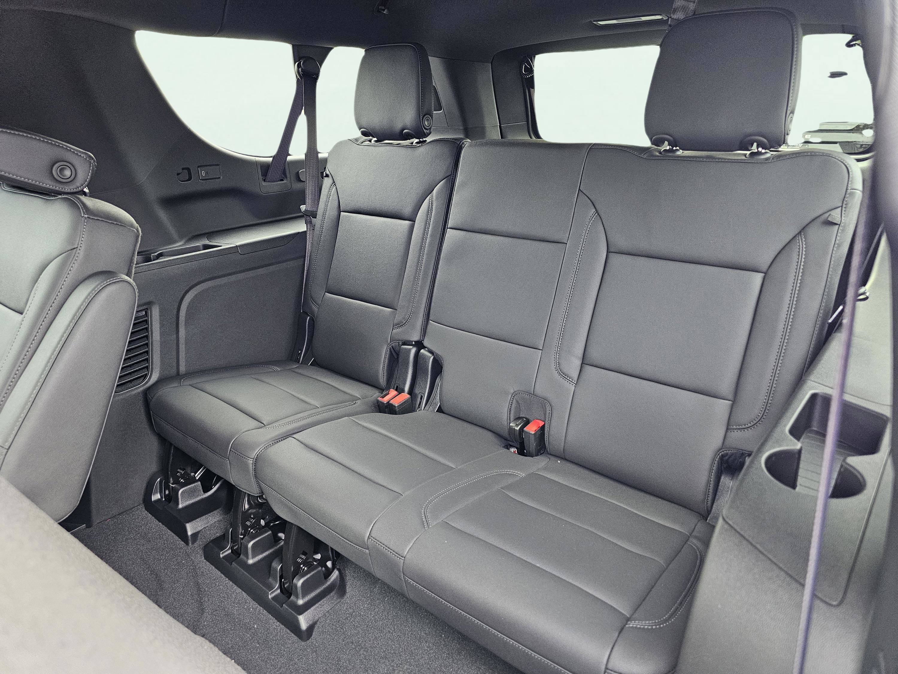 New 2026 Chevrolet Suburban LT w/ Comfort Package image 34