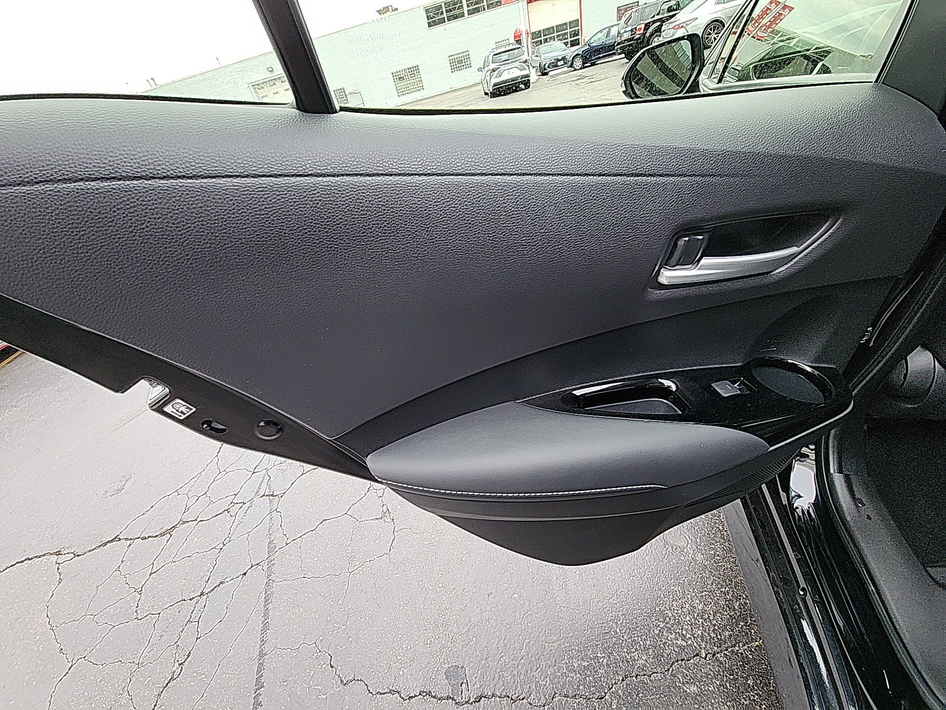 Used 2024 Toyota Corolla SE w/ SE Package FWD image 21