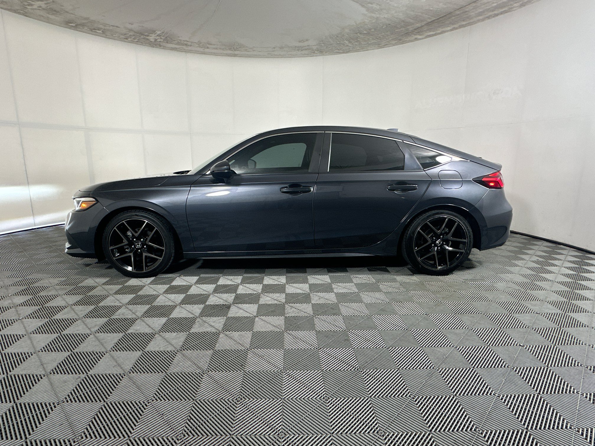 Used 2024 Honda Civic Sport Touring image 6