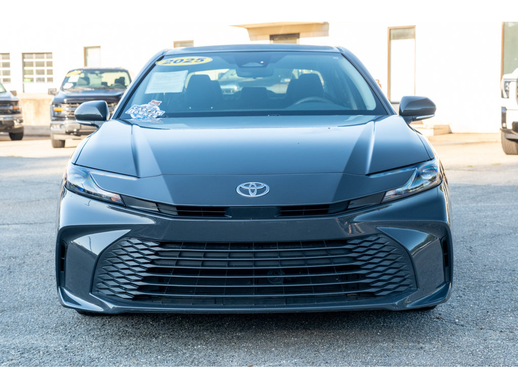 Used 2025 Toyota Camry LE FWD image 3