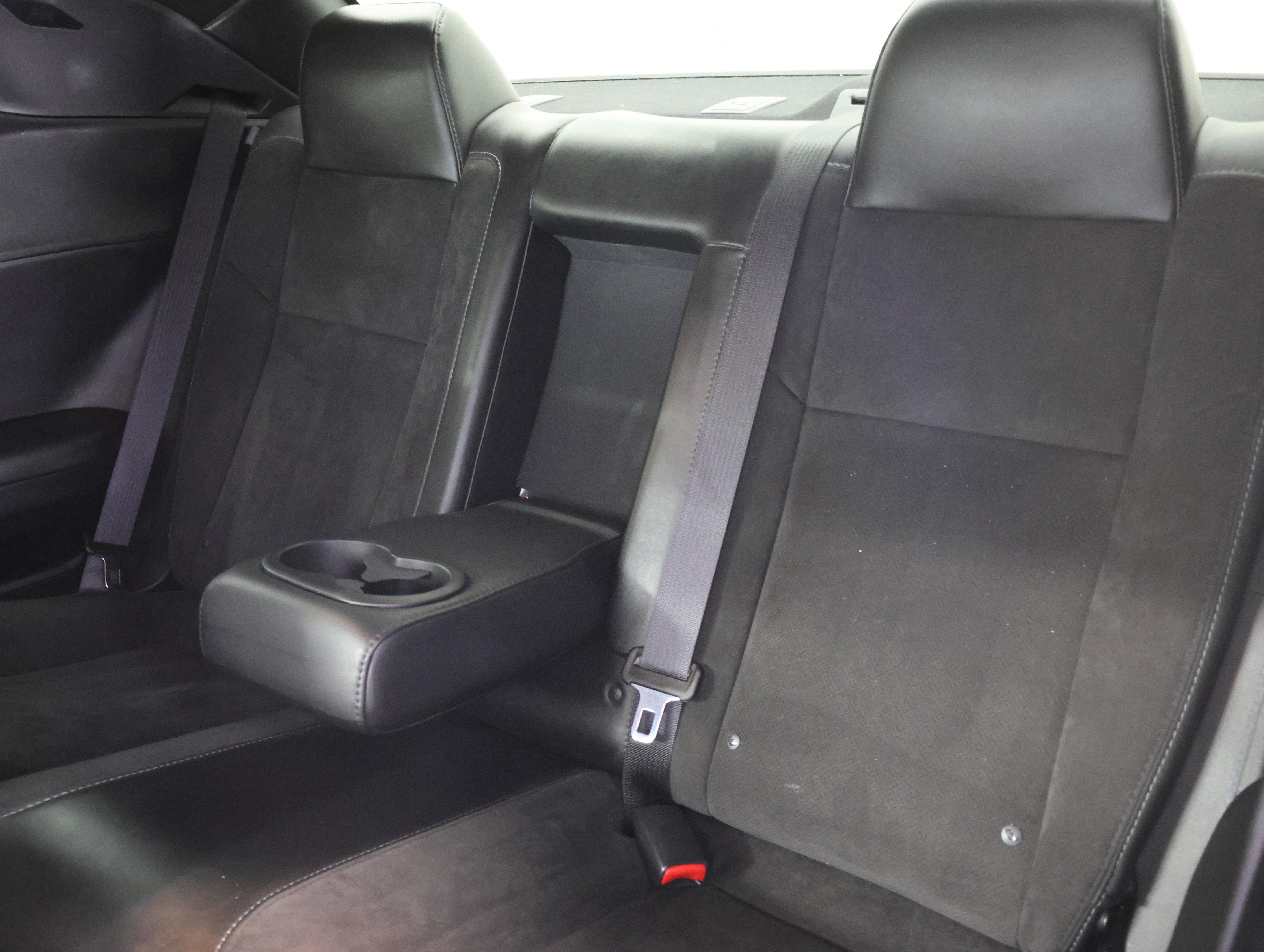 Used 2017 Dodge Challenger R/T Scat Pack RWD image 9